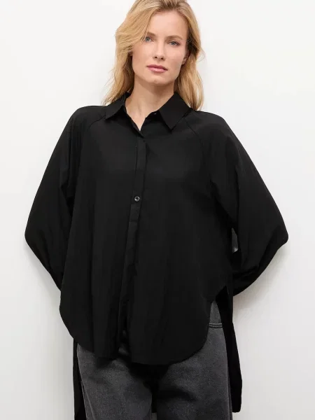 Košulja Answear.LAB za žene relaxed s klasičnim ovratnikom crna