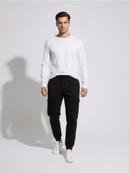 Sinsay Spodnie dresowe cargo czarny