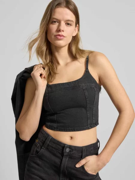 Top Levi's o krotszym kroju czarny