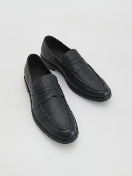 Кожаные лоферы Reserved черные