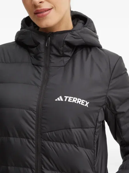 Пухен елец Adidas на райета с качулка бяло