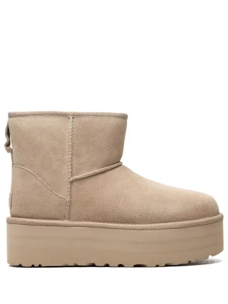Класически боти Ugg на платформе