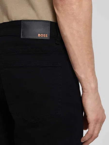 Jeansy o kroju regular fit z detalem z logo model ‘Re.Maine’ Boss Orange czarne