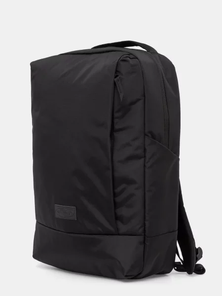 Plecak Eastpak Tecum F Cnnct w kolorze intensywnej czerni czarny