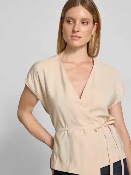 Kamizelka z dekoltem w serek Christian Berg Woman Selection