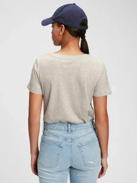 Ретро тениска Gap с V-образно деколте