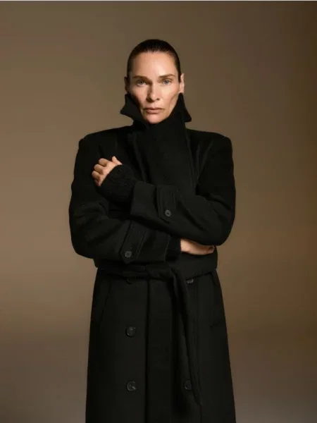 Reserved Пальто з додаванням вовни чорний