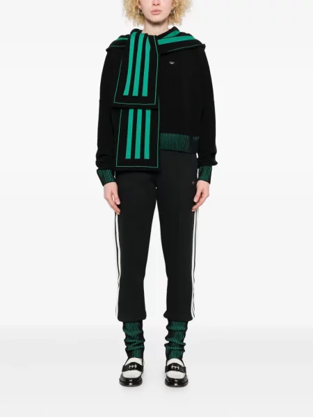 Bluza Adidas z dekoltem w serek z nadrukiem złota