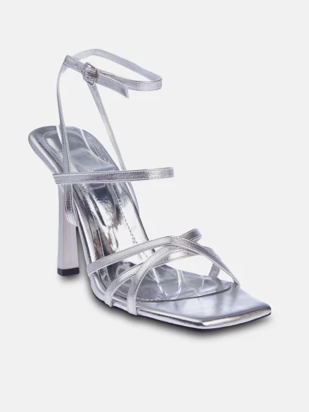 Trendyol Sandali s paščki srebrna