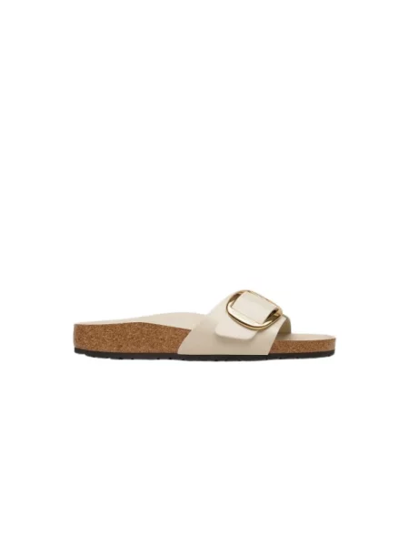 Klapki Birkenstock skórzane na sprzączkę beżowe