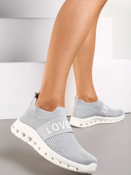 Buty Sportowe z Napisem LOVE i Elastyczną Cholewką Alaissa szare
