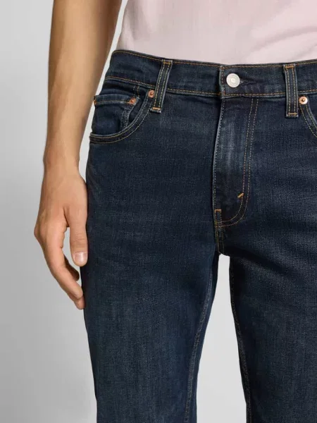 Jeansy o kroju slim fit z mieszanki bawełny model Levi's niebieskie