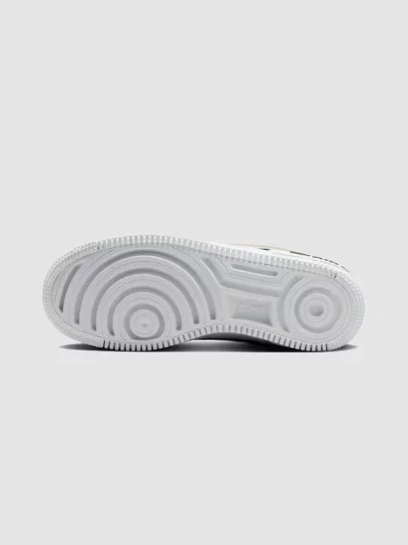 Кожаные повседневные кроссовки Nike Air Force 1 белые