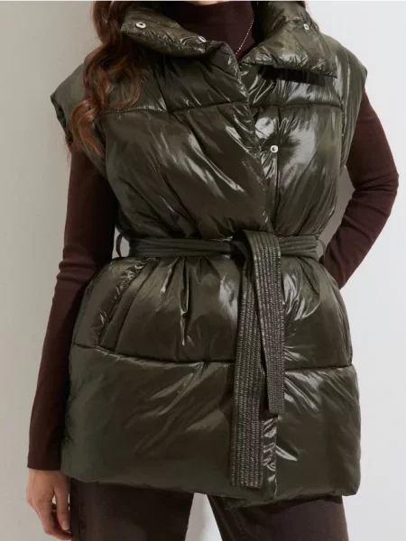 Стьобаний жилет темно-зелений зелений