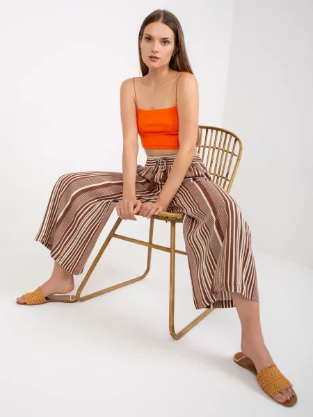 Pantaloni Fashionhunters cu dungi alb