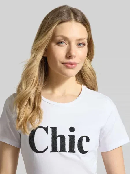 T-shirt z okrągłym dekoltem i perłami More & More biała