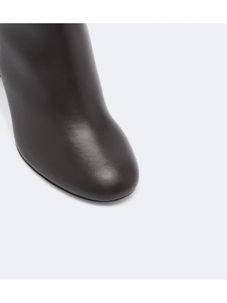 Cizme Ferragamo din piele maro