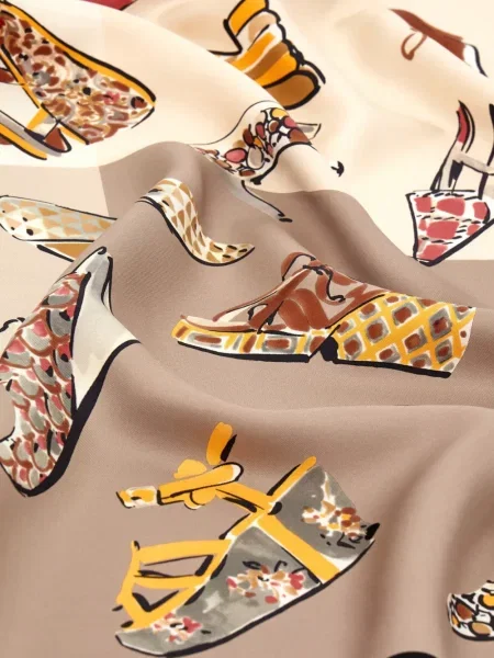 Fular Ferragamo de mătase cu imagine