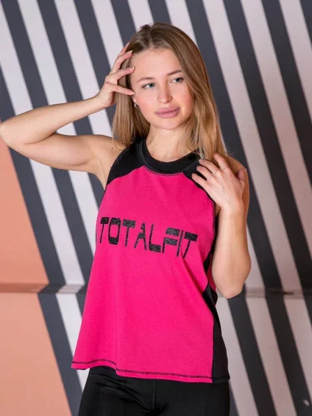 Спортивная женская майка рожева