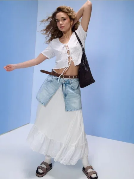 Асиметрична спідниця міді з з воланом білий