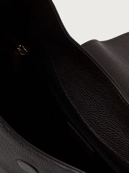 Кожаная сумка шоппер Pollini