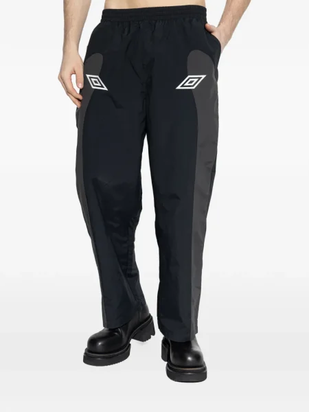 Pantaloni Umbro cu autograf negru