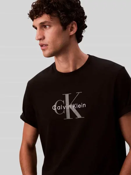 T-shirt z nadrukiem z logo i okrągłym dekoltem Calvin Klein czarna