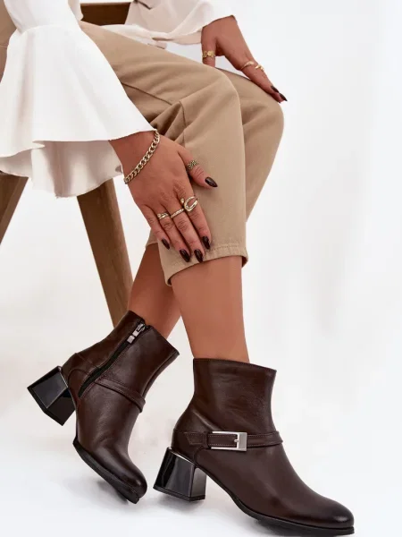 Usnjene gležnjarji Zazoo z zaponko črna