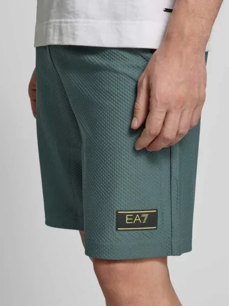 Szorty o kroju regular fit z fakturowanym wzorem Ea7 Emporio Armani zielone