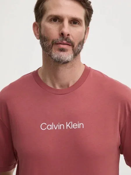 Тениска Calvin Klein лилаво с десен червено
