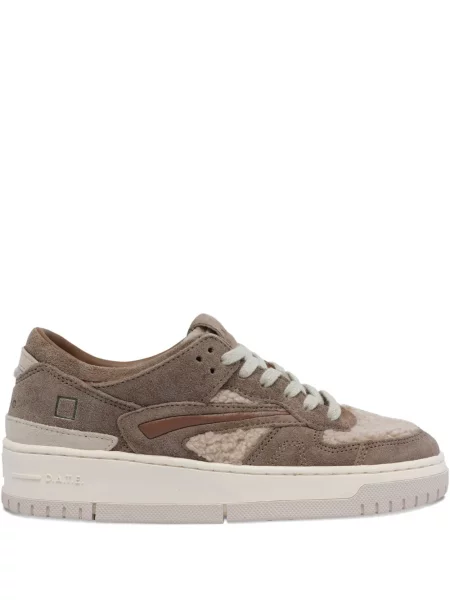 Ursuleț de pluș sneakerși D.a.t.e. din piele de căprioară maro