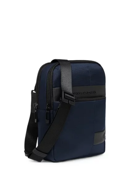 Geantă crossbody Piquadro cu autograf albastru