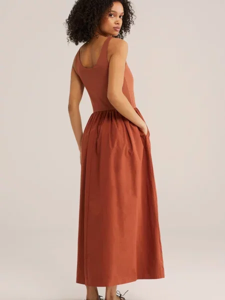 WE Fashion Nyári ruhák rozsdavörös