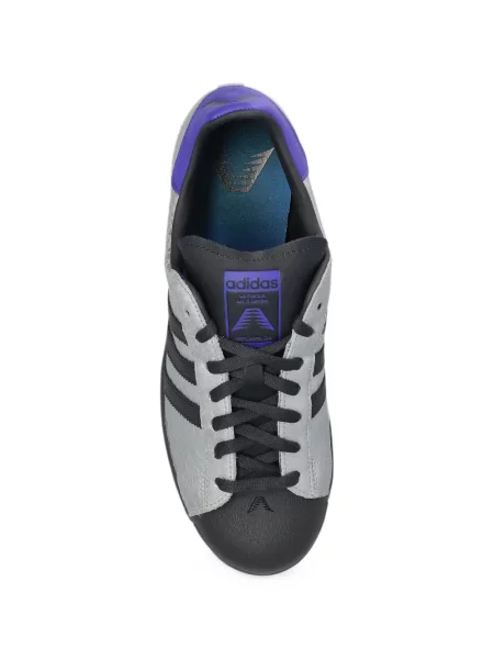 Sneakerși Adidas Spezial din dantelă cu șireturi gri