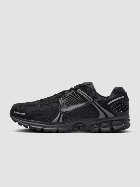 Кожаные кроссовки Nike Vomero черные