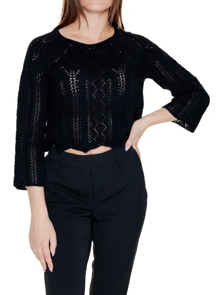 Dzianinowa bluzka Vero Moda z dekoltem w łódkę czarna