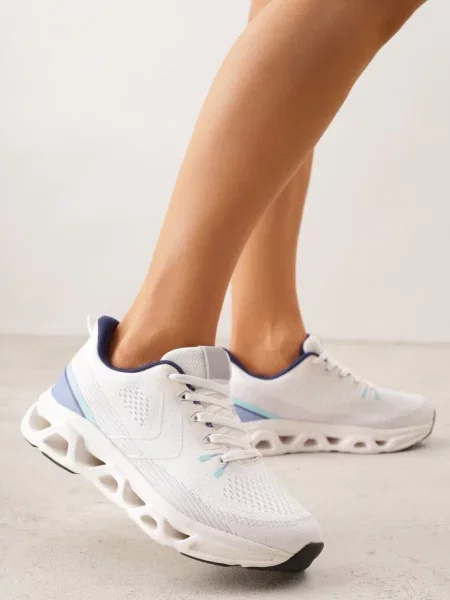Siateczkowe Buty Sportowe na Podeszwie z Otworami Quilvia białe