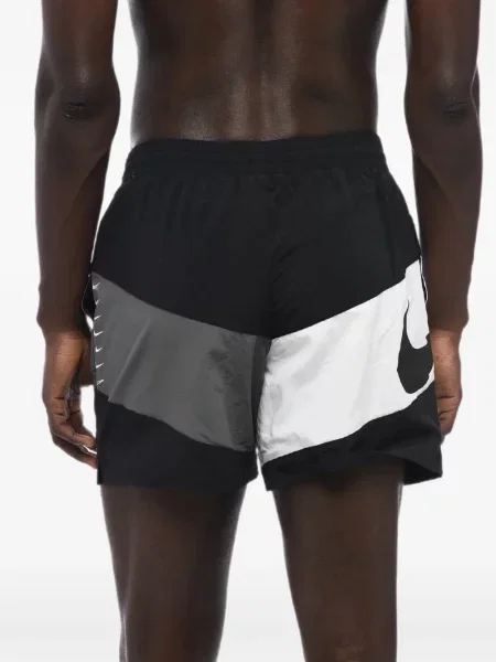Scurt chiloți Nike cu imagine cu model floral negru