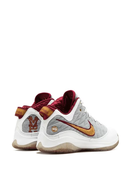 Tenisky Nike LeBron bílé