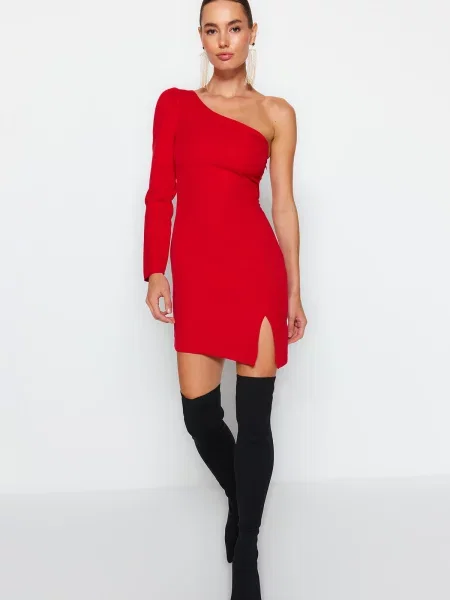 Вечерна рокля Trendyol червено