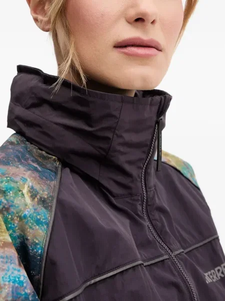 Кожени маратонки Adidas Terrex на райета с принт розово