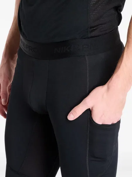 Клинове Nike с принт черно