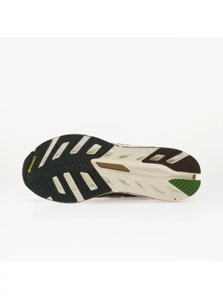 Sneakers adidas x BAPE Adistar HRMY Hemp/ Iron Met./ Off White EUR 40 alb