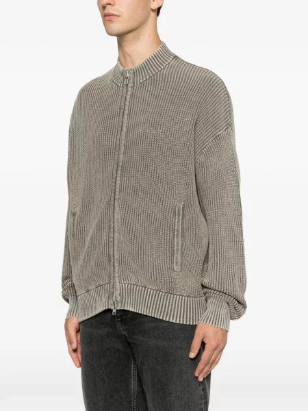 Cardigan Won Hundred