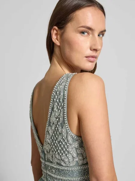 Sukienka wieczorowa z obszyciem ozdobnymi perełkami i kamieniami Lace & Beads zielona