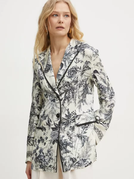 Simona Corsellini sacou un singur rand de modelator bej