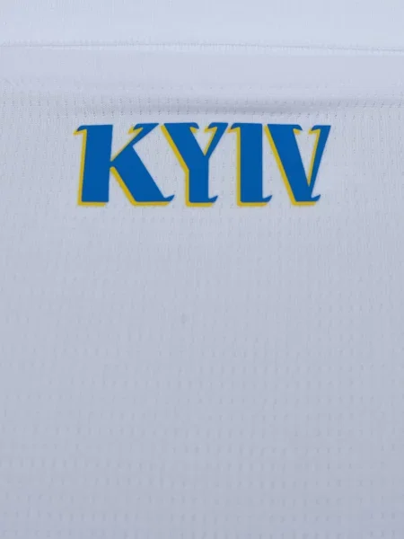 Футболка New Balance біла