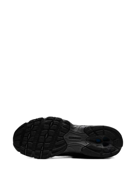 Sneakerși New Balance din piele de căprioară alb
