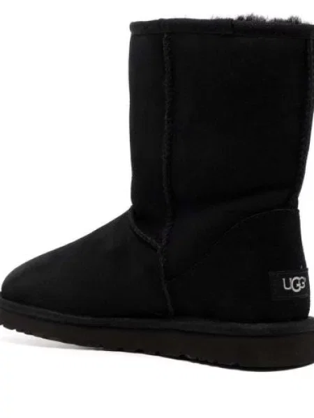 Klasické krátké kotníkové boty Ugg černé