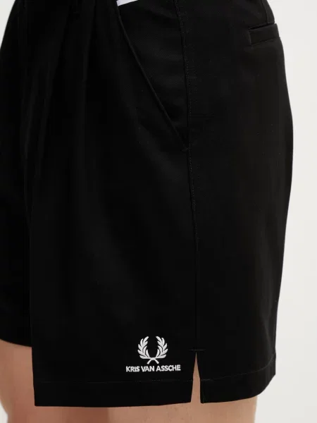 Элегантные шорты Fred Perry